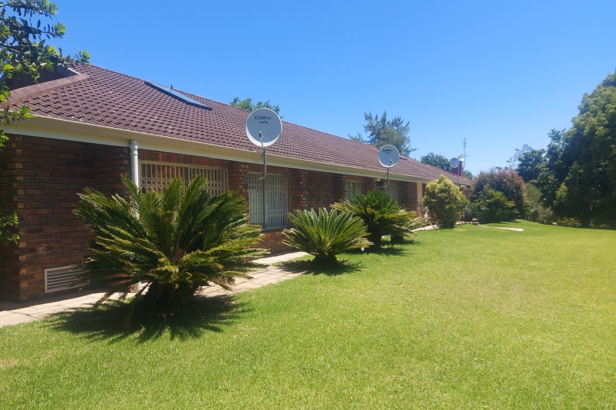 6 Bedroom Property for Sale in Wilderness Heights Western Cape